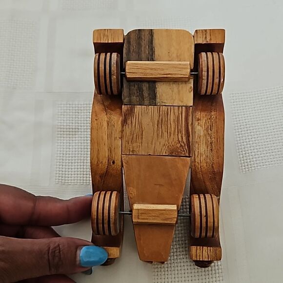 Cuba Hand-Made Vintage Antique Ford Wooden Toy Car 6"- 3" - Picture 7 of 16